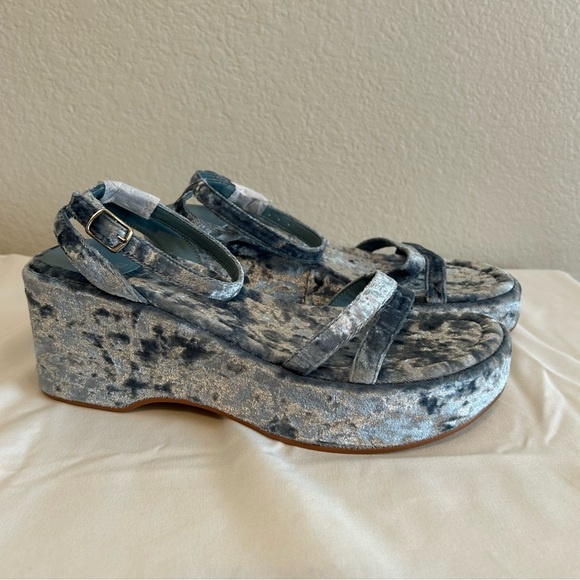 Jeffery Campbell Women’s Activate Blue Crushed Velvet Platform Sandal, Size 9 - Picture 9 of 9